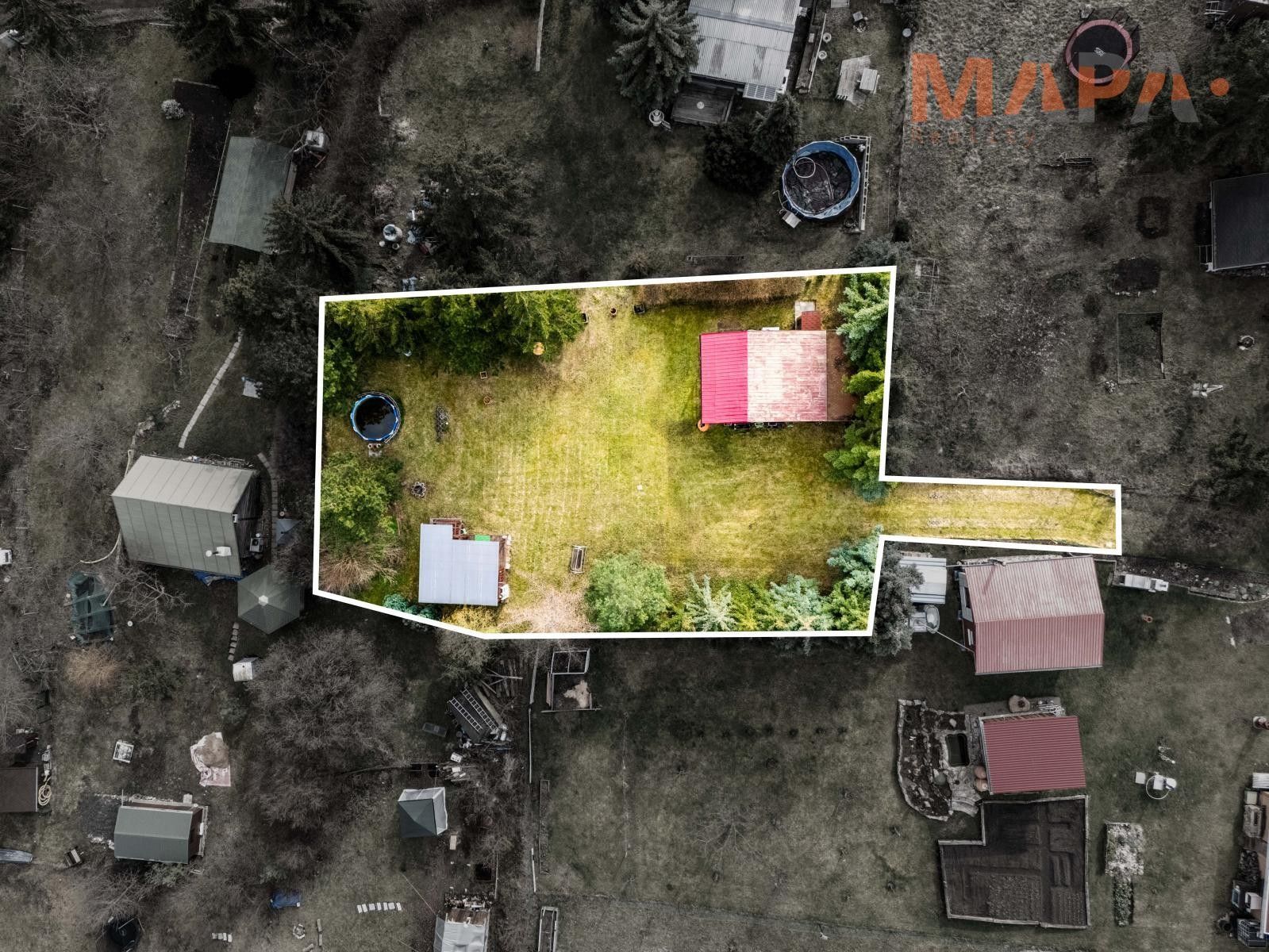 Zahrady, Poláky, Chbany, 828 m²