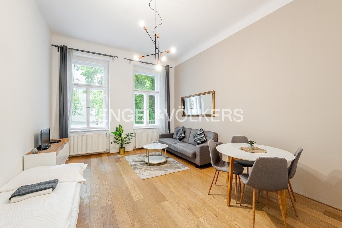 2+kk, Kaizlovy sady, Praha, 52 m²