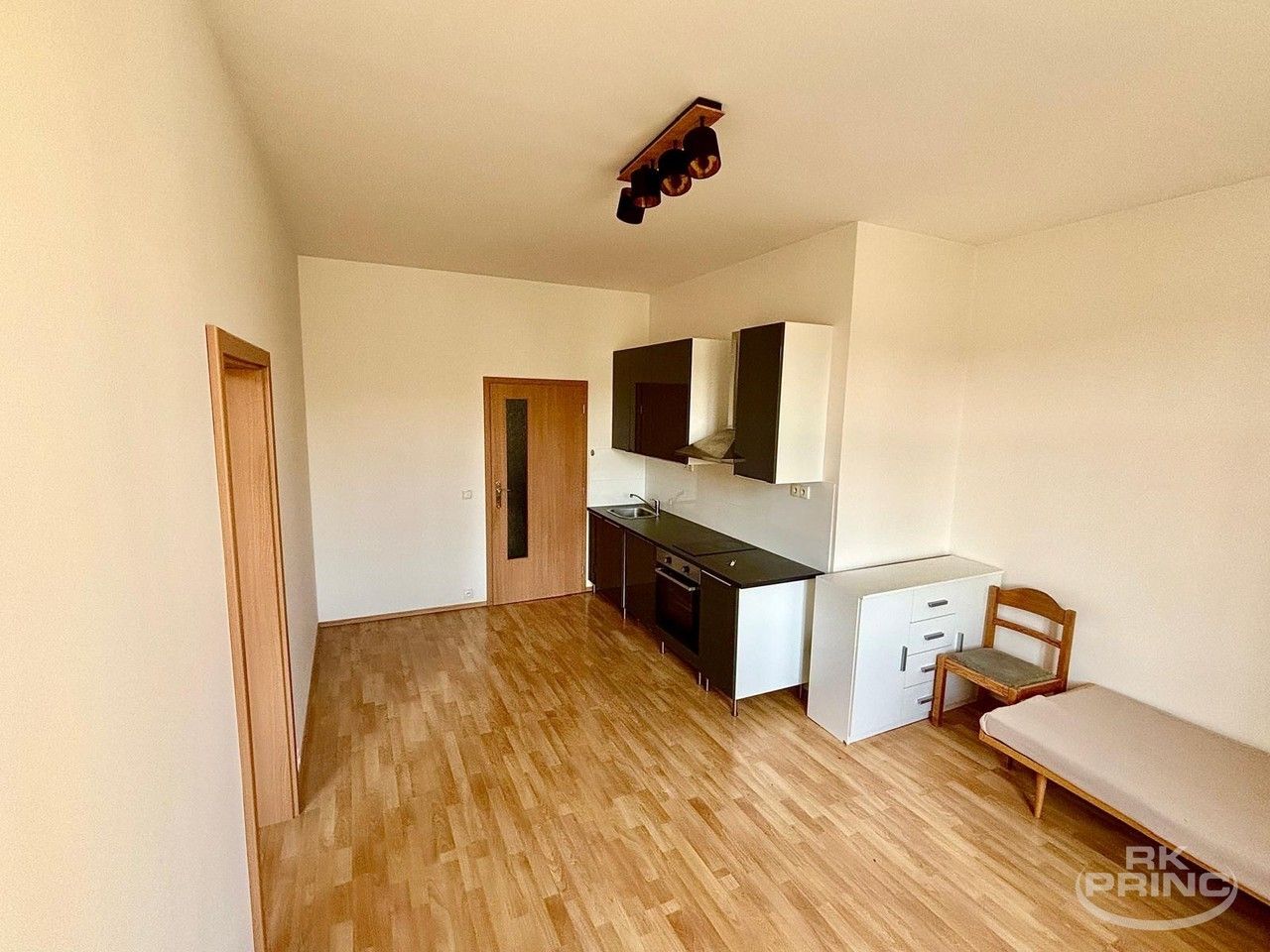 Pronájem byt 2+kk - Husinecká, Praha, 55 m²