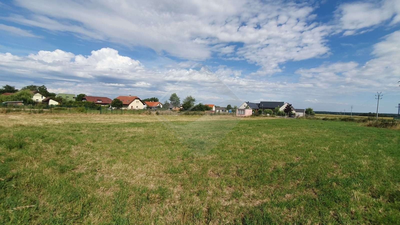Louky, Louňovická, Svojetice, 3 237 m²