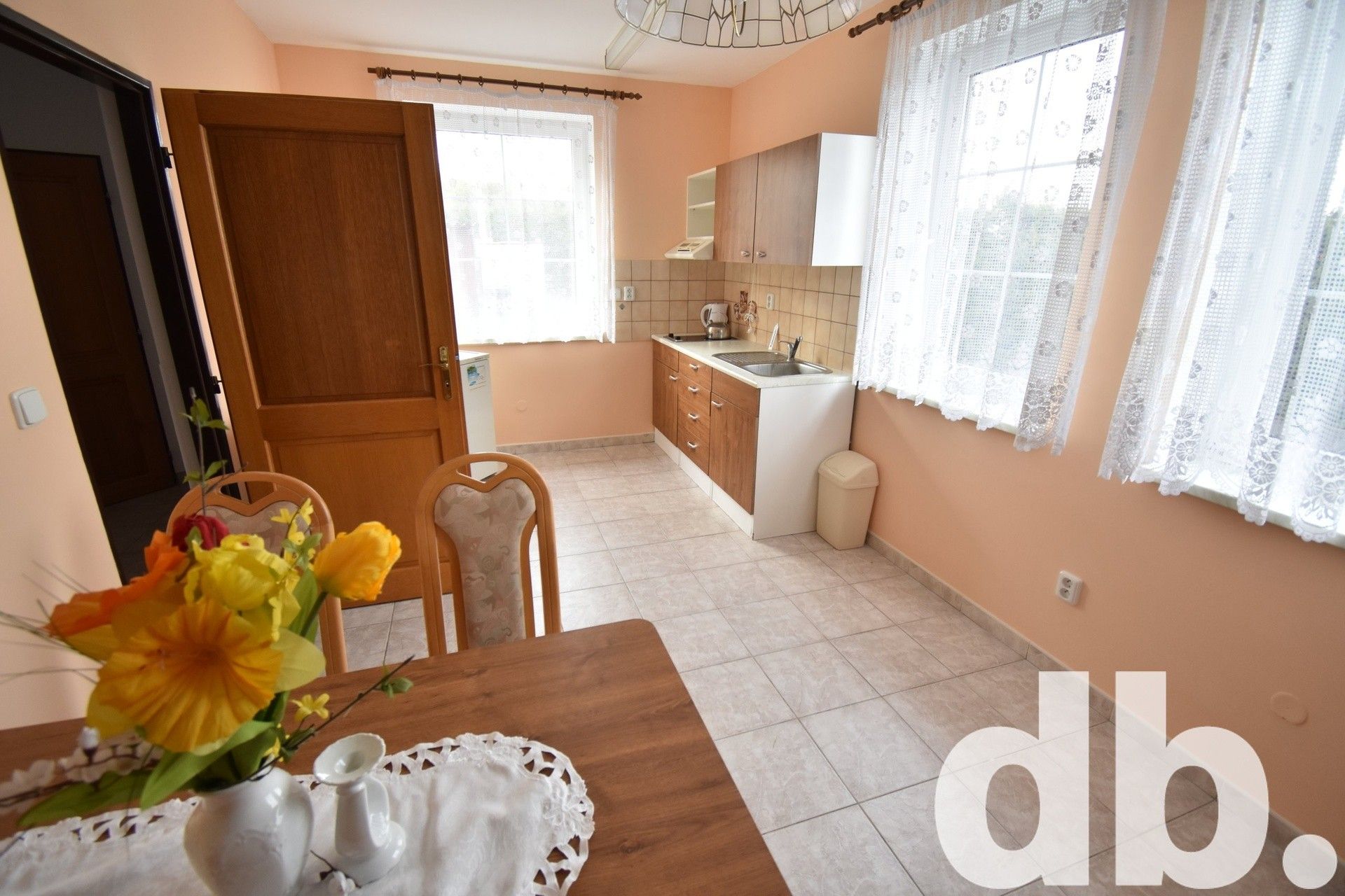 2+kk, Dvory, Karlovy Vary, 42 m²