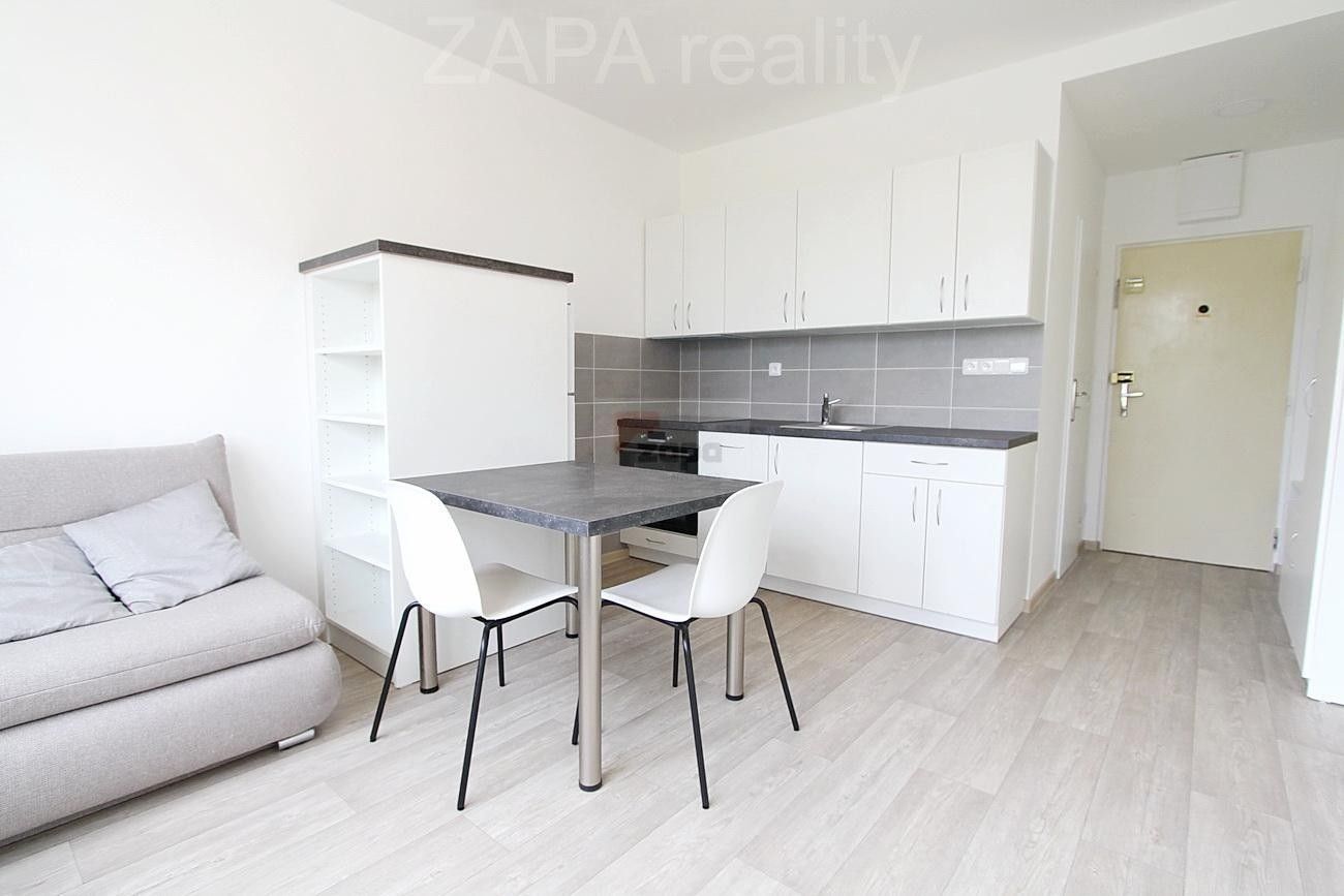 2+kk, Bělinského, Praha, 35 m²
