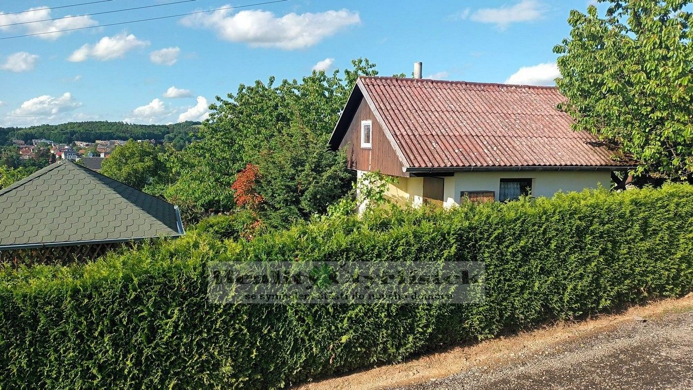 Zahrady, Na Barborce, Dobrá Voda u Českých Budějovic, 297 m²