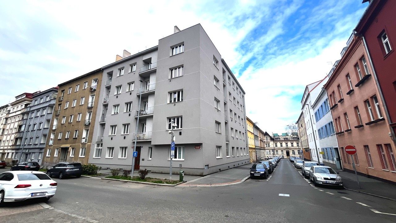 2+kk, V mezihoří, Praha, 51 m²