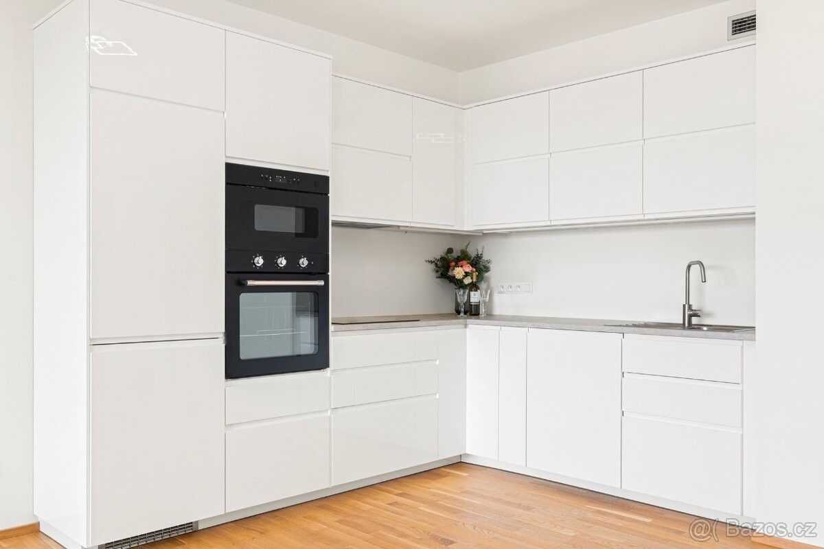 2+kk, Praha, 143 00, 58 m²