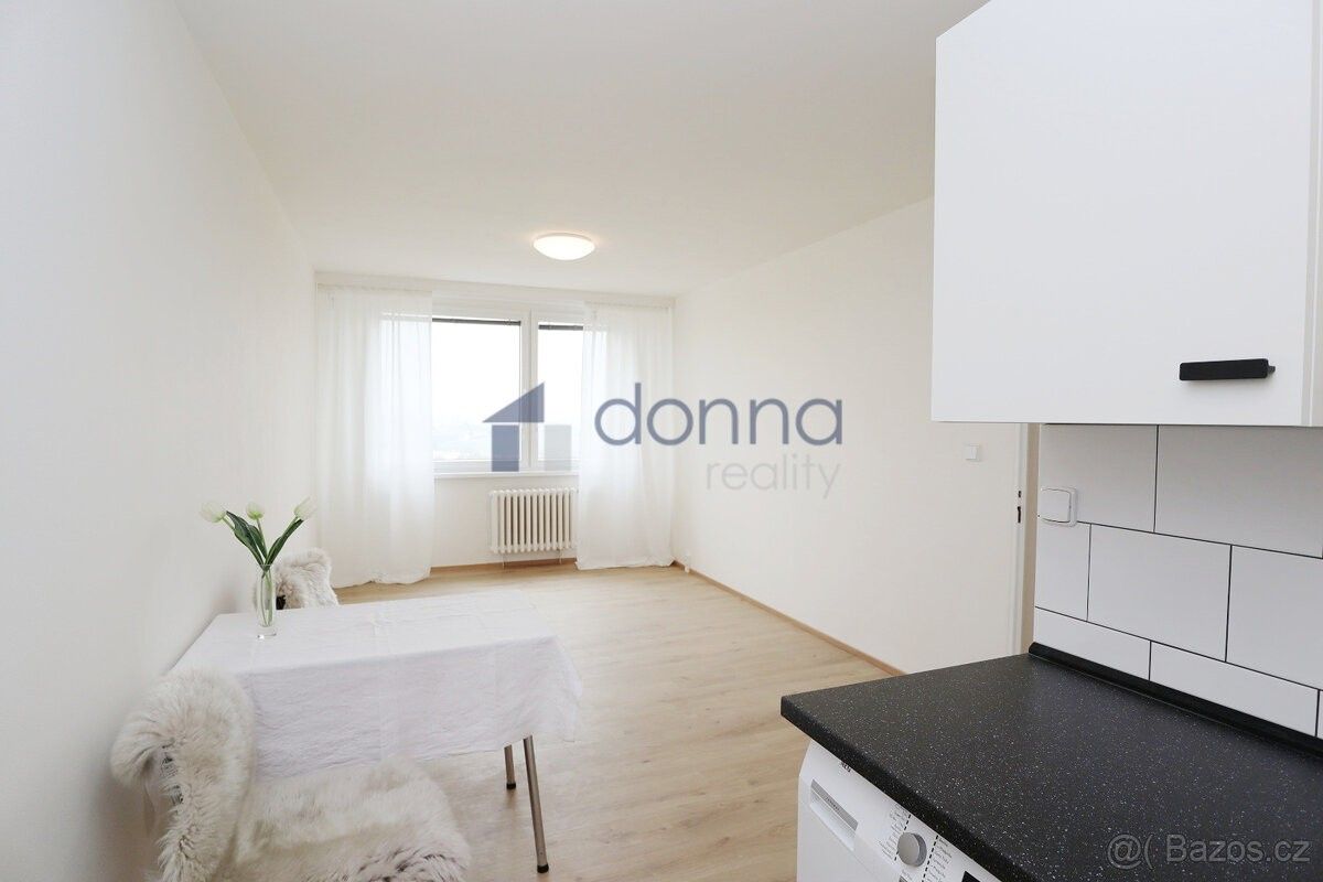 2+kk, Praha, 109 00, 43 m²