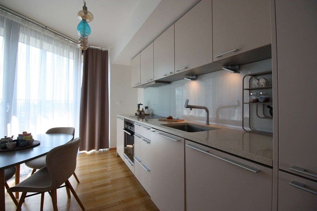 2+kk, Praha, 130 00, 76 m²