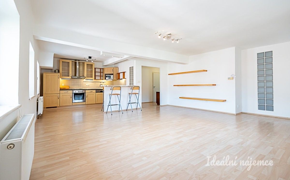Pronájem byt 2+kk - U průhonu, Praha, 73 m²