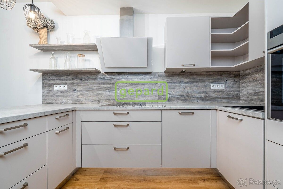Prodej byt 3+kk - Praha, 143 00, 9 m²