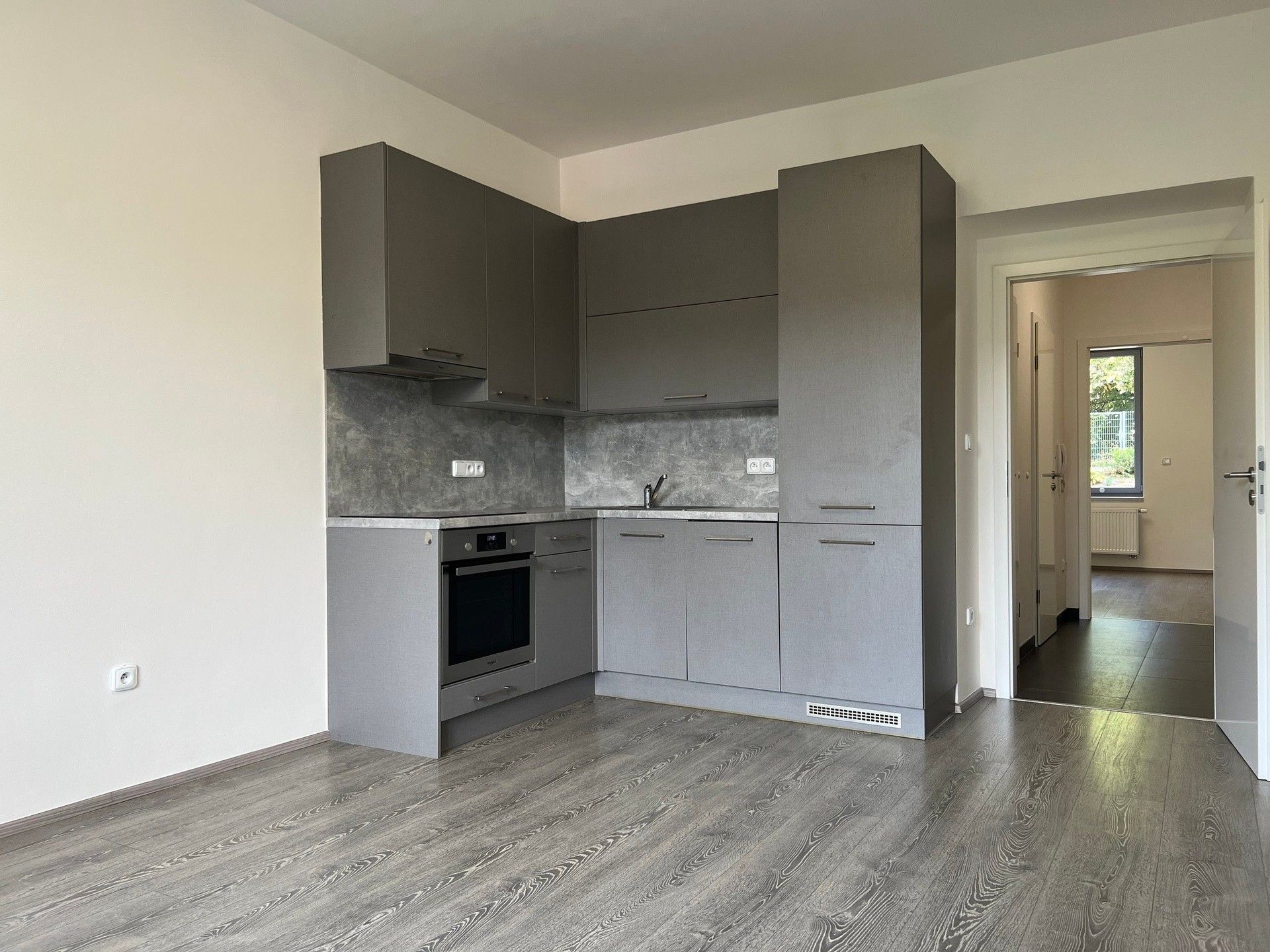 2+kk, Omská, Praha, 55 m²