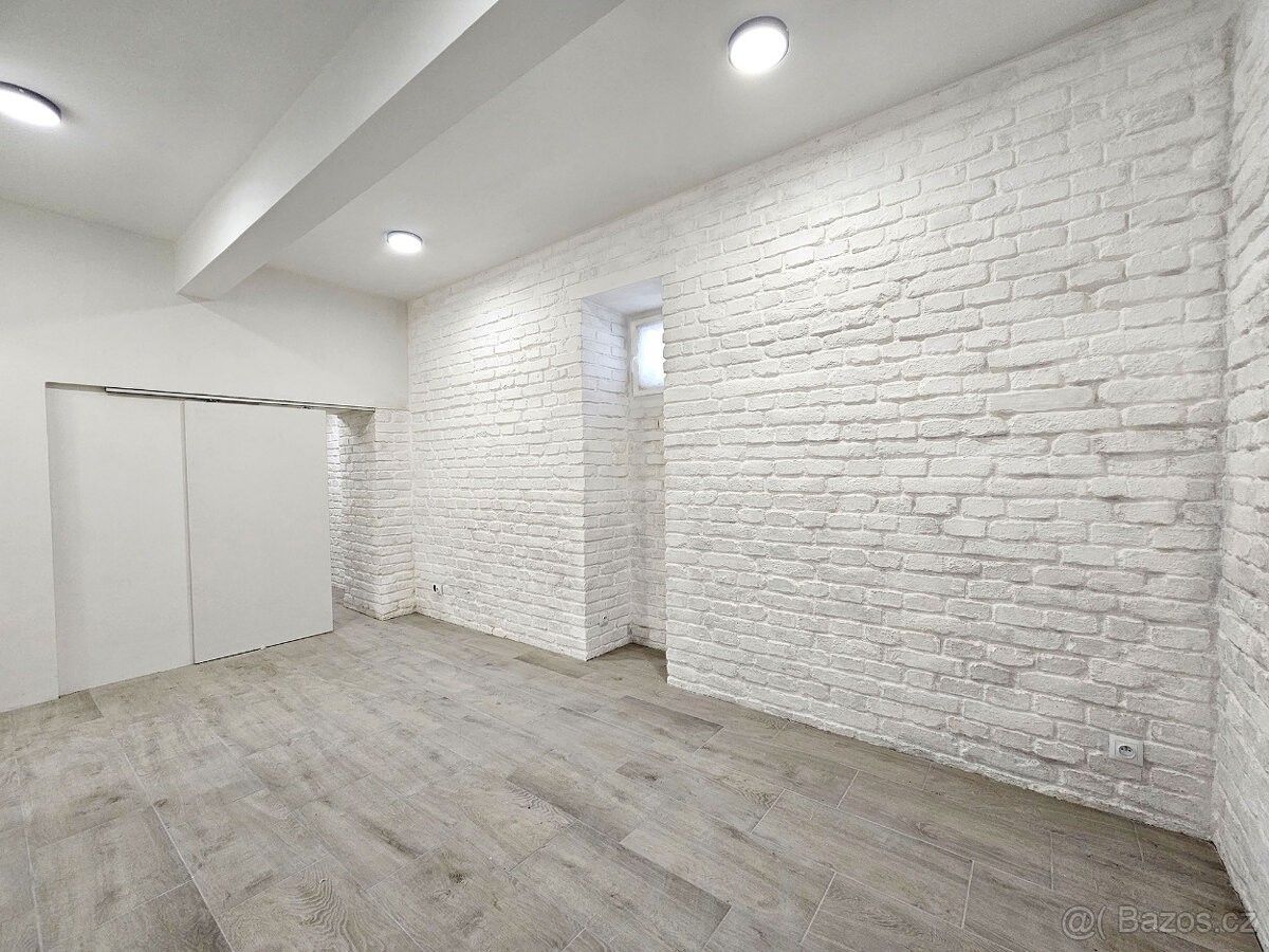 Pronájem byt 2+kk - Praha, 140 00, 36 m²
