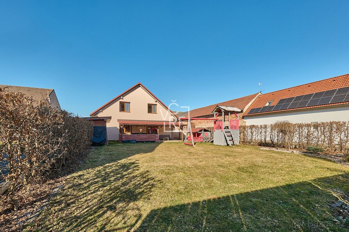 Prodej dům - Staré Hradiště u Pardubic, 533 52, 180 m²