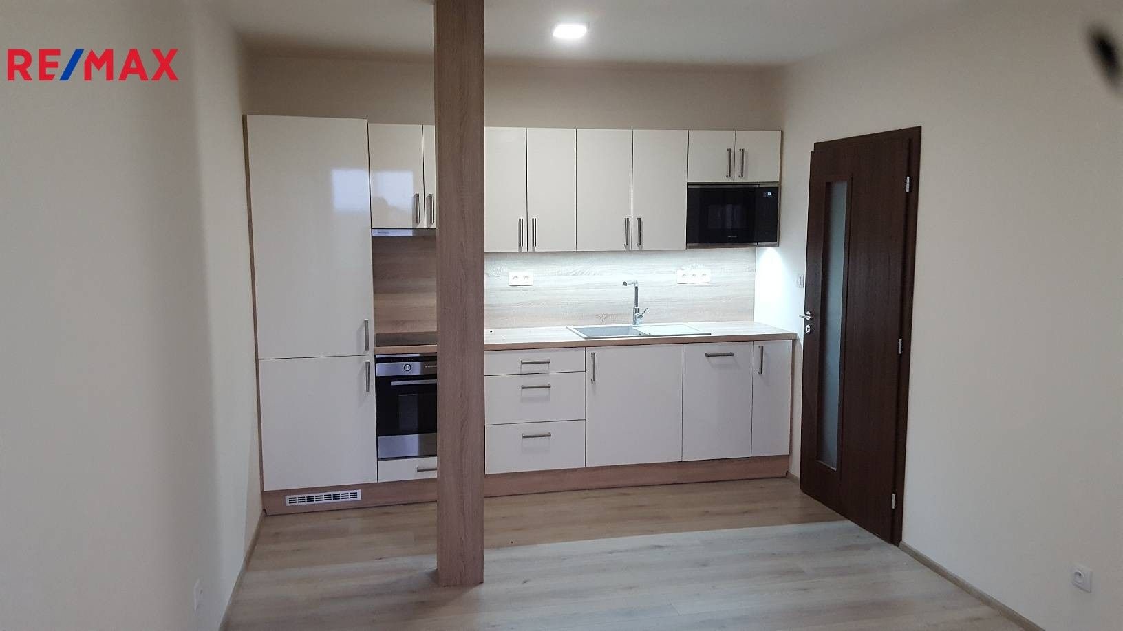 2+kk, Rostoklaty, 55 m²