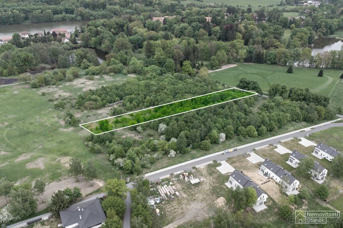 Prodej pozemek pro bydlení - Kamenice, 251 68, 3 927 m²
