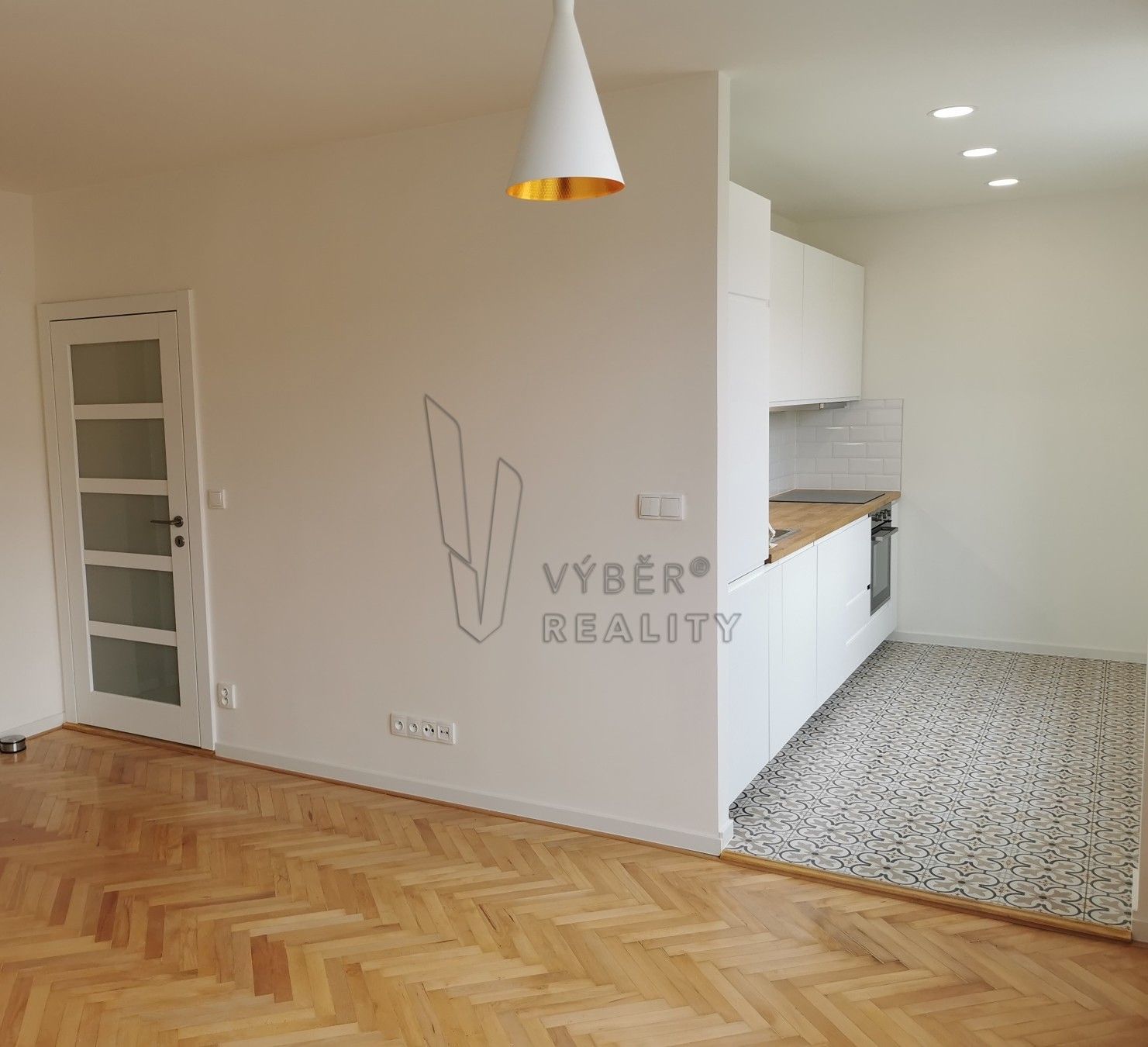 1+kk, Valentova, Praha, 30 m²
