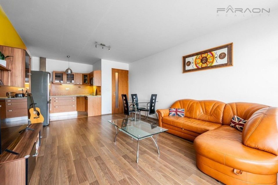 2+kk, Lhotákova, Praha, 65 m²