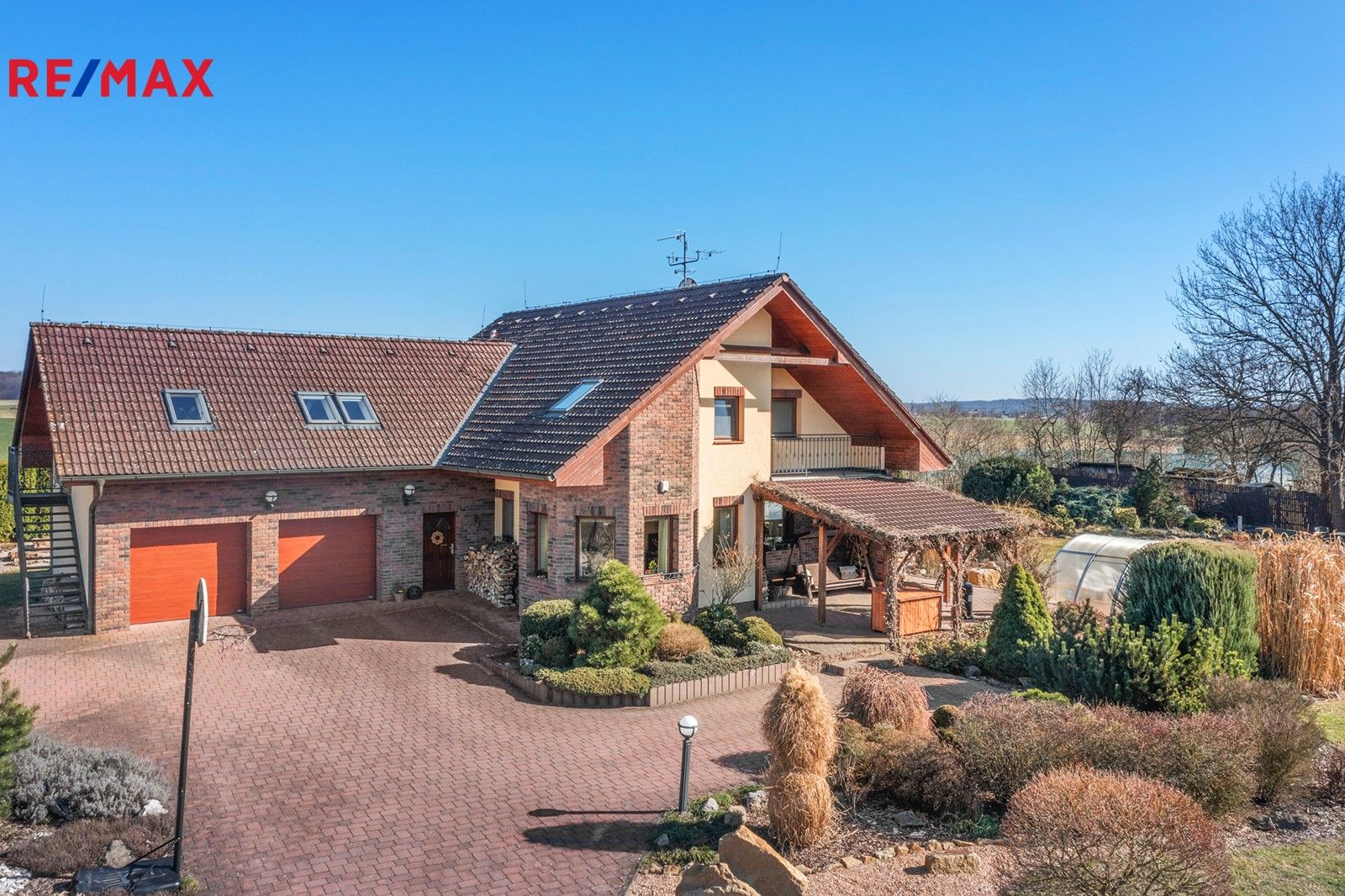 Ostatní, Býšť, 283 m²