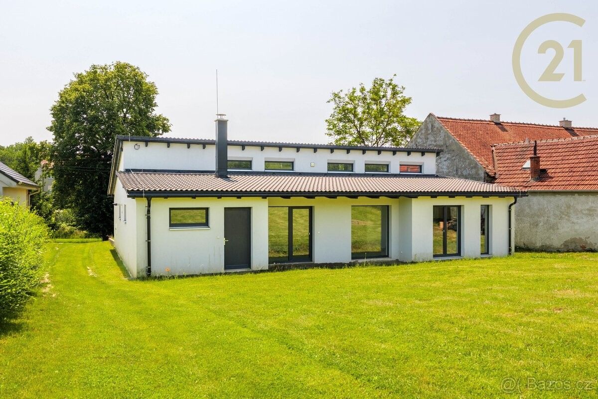 Prodej dům - Lovčice u Kyjova, 696 39, 168 m²