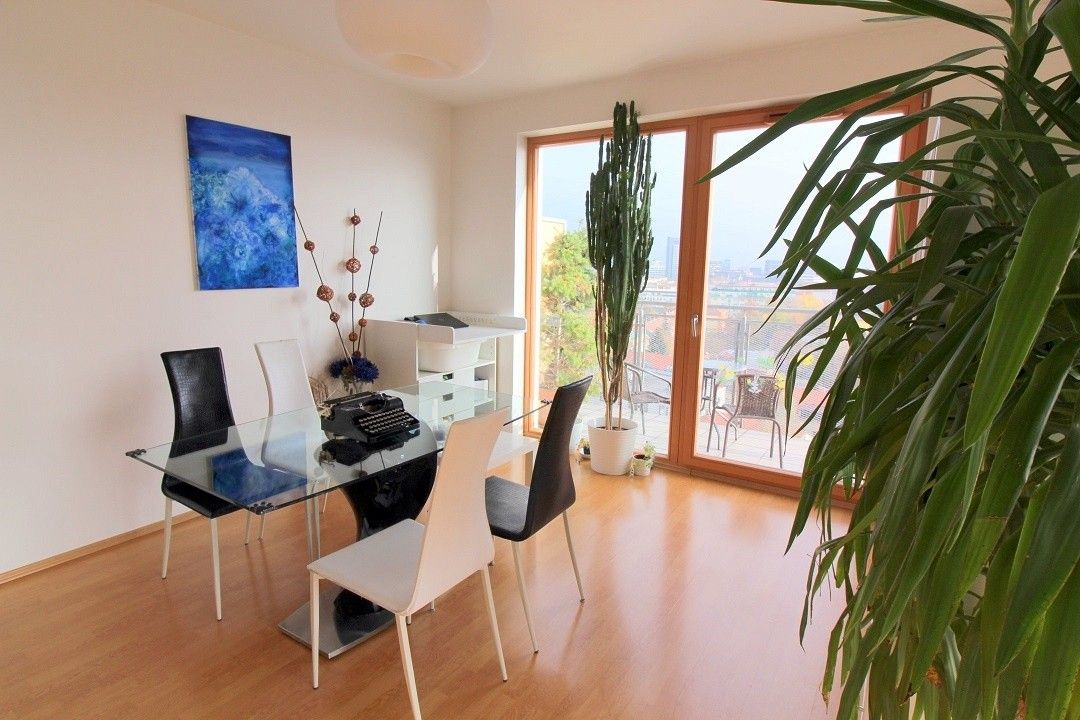 Pronájem byt 2+kk - Praha, 140 00, 70 m²