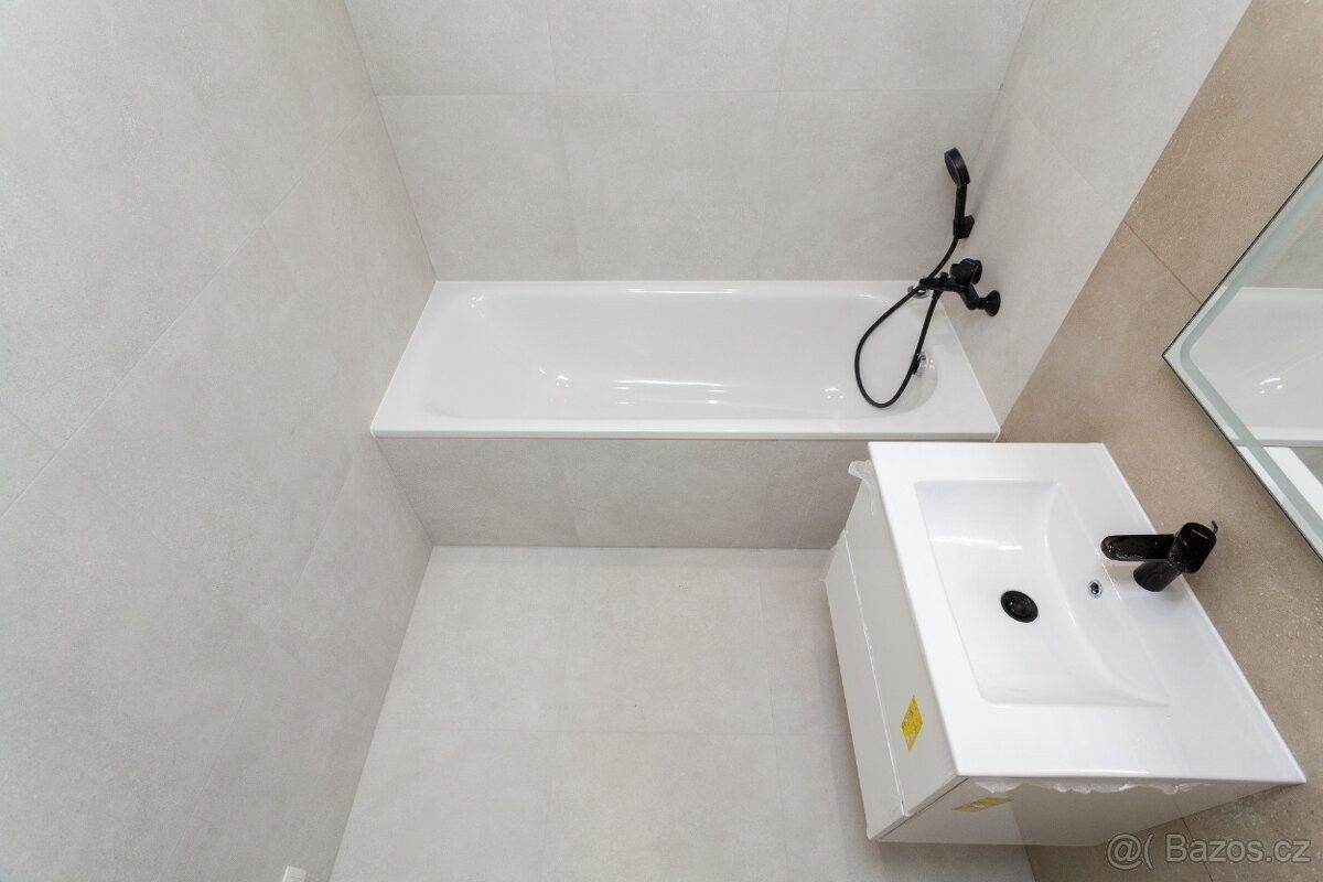 4+kk, Praha, 163 00, 71 m²