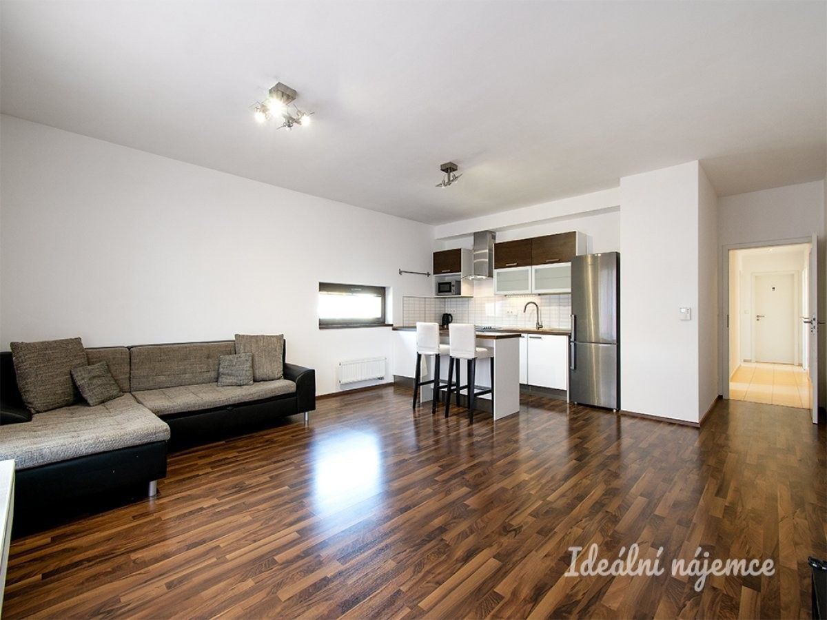 3+kk, Plzeňská, Praha, 86 m²