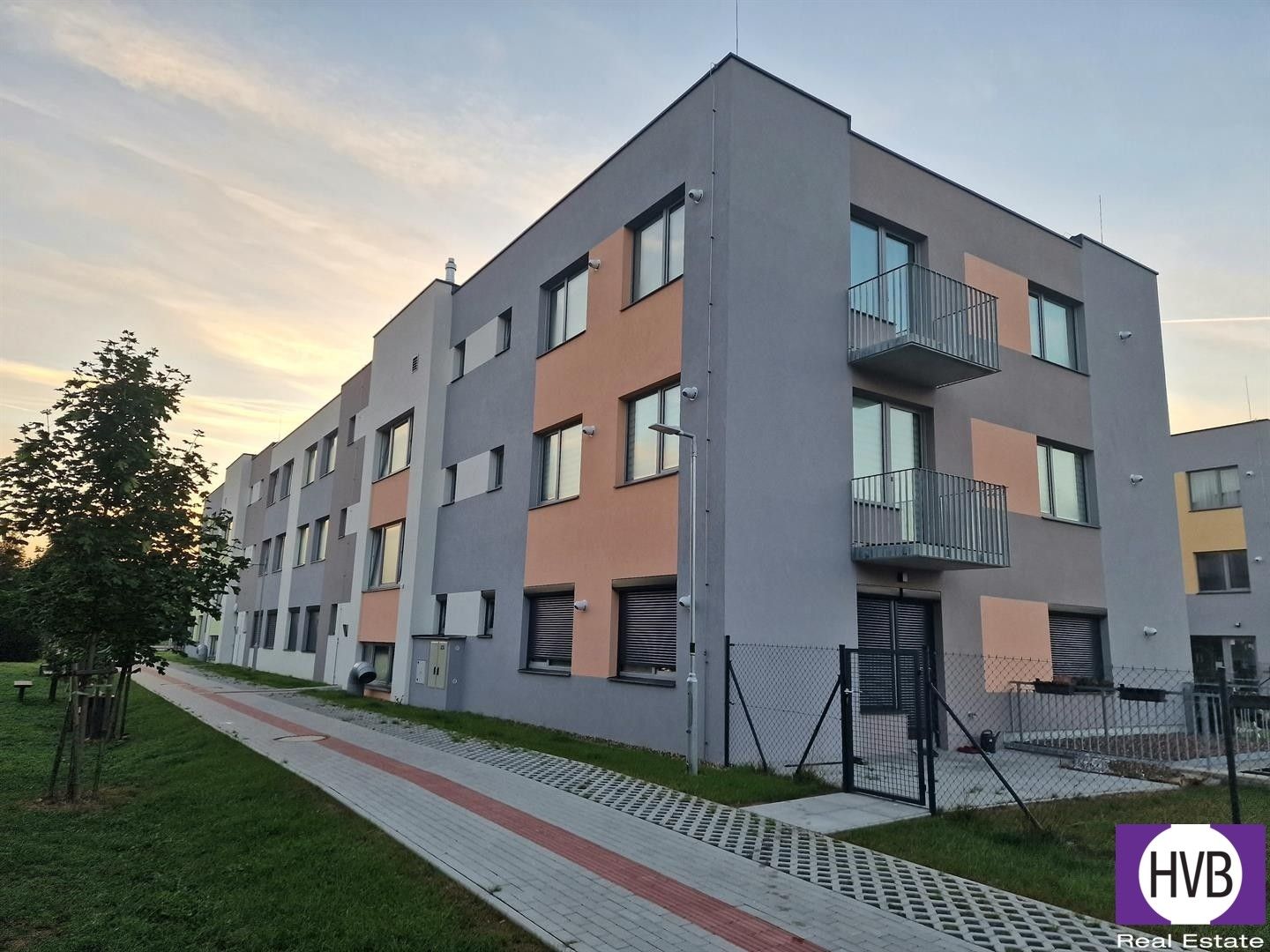 1+kk, Újezd u Průhonic, Praha, 26 m²