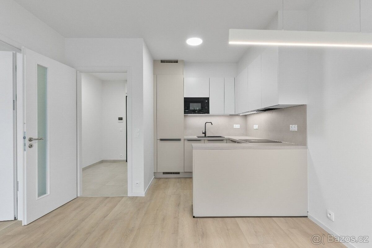 Pronájem byt 2+kk - Praha, 102 00, 53 m²