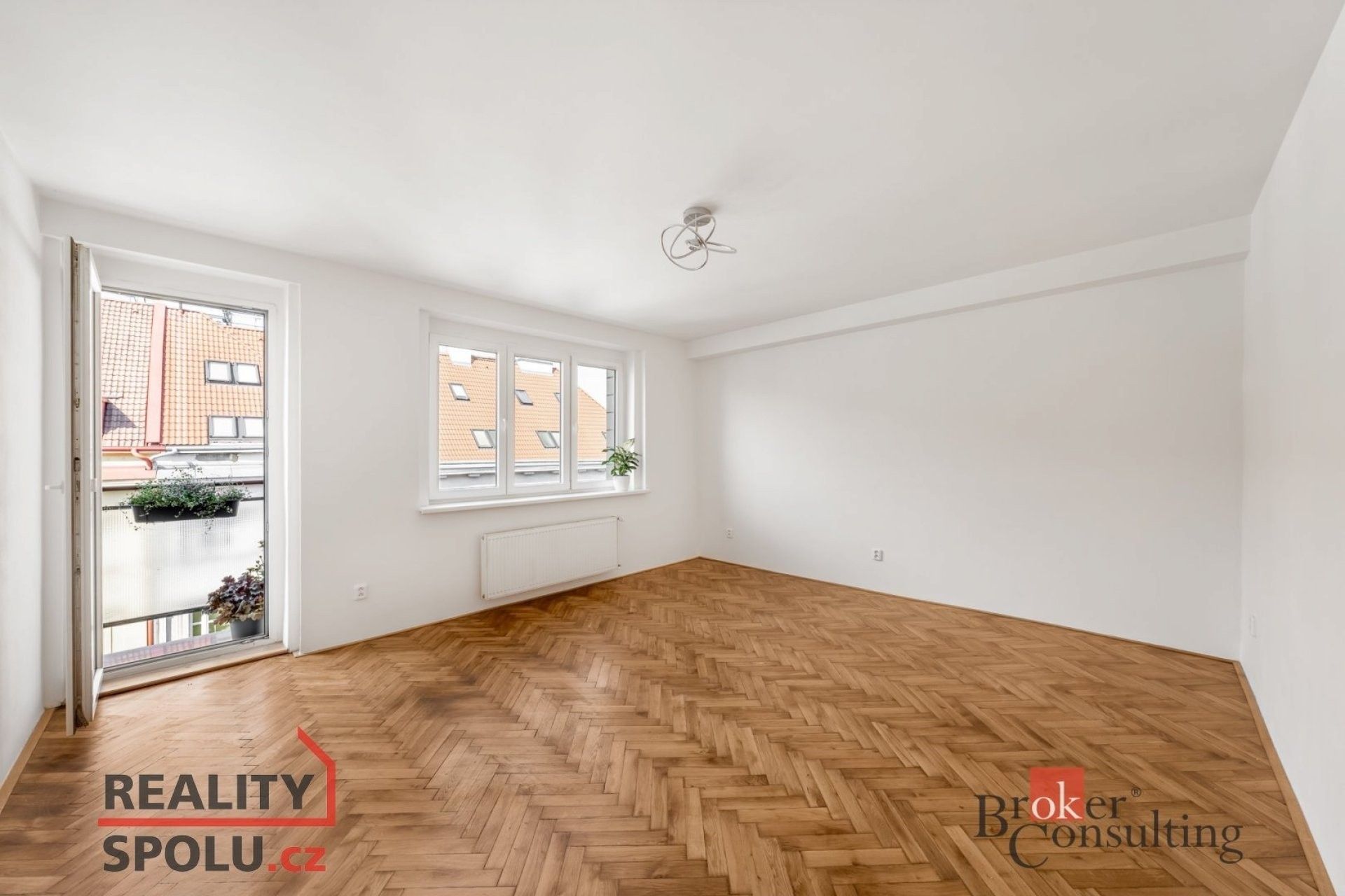 Pronájem byt 3+kk - Petrohradská, Praha, 70 m²