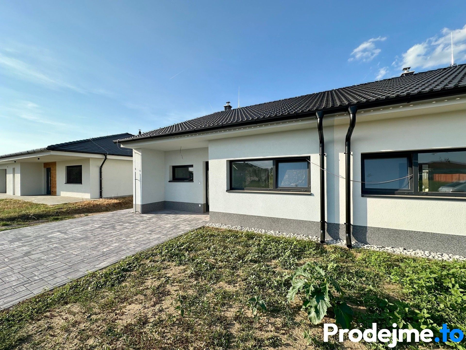 Prodej rodinný dům - Hevlín, 73 m²