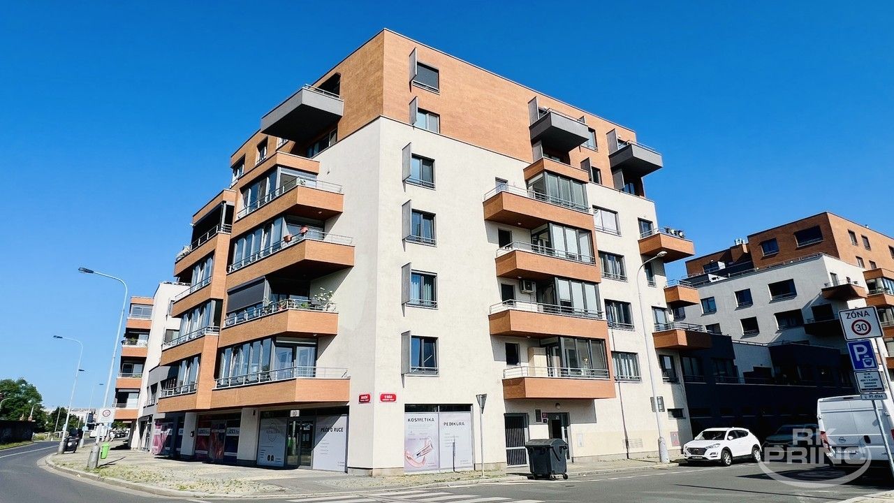 2+kk, V háji, Praha, 50 m²