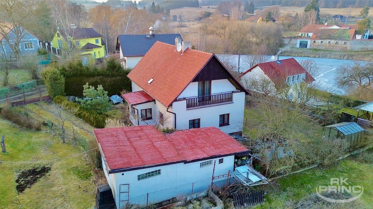 Rodinné domy, Drevníky, 180 m²