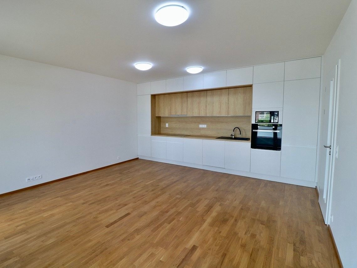 3+kk, Schránilova, Praha, 68 m²