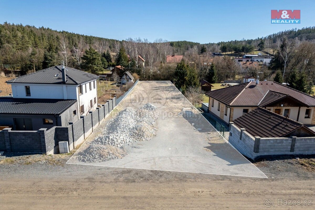 Lesy, Lužná v Čechách, 270 51, 1 611 m²