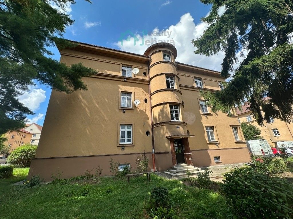 2+kk, Víta Nejedlého, Chrudim, 42 m²