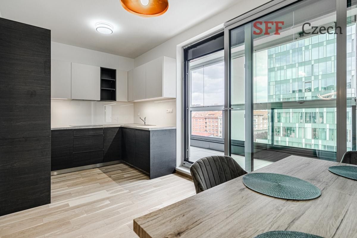 Prodej byt 2+kk - Českomoravská, Praha, 56 m²