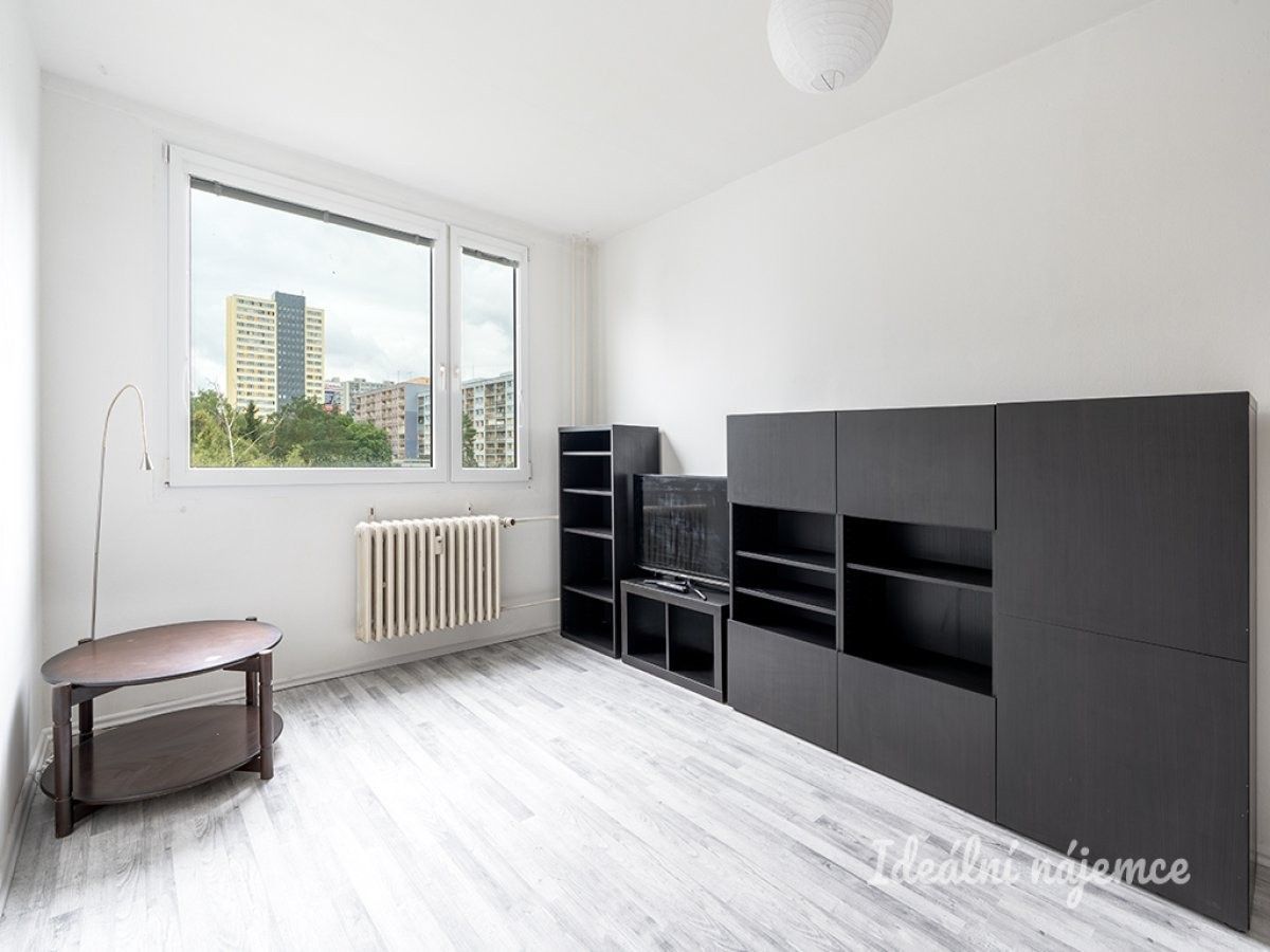 2+kk, Štichova, Praha, 42 m²