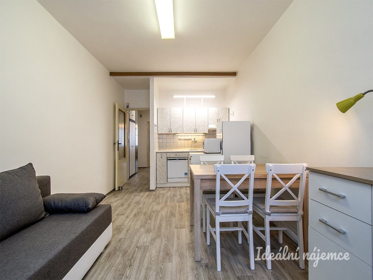 Pronájem byt 2+kk - Mezipolí, Praha, 46 m²