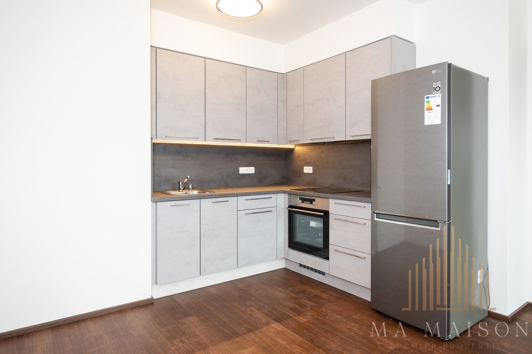 2+kk, Poděbradská, Praha, 52 m²