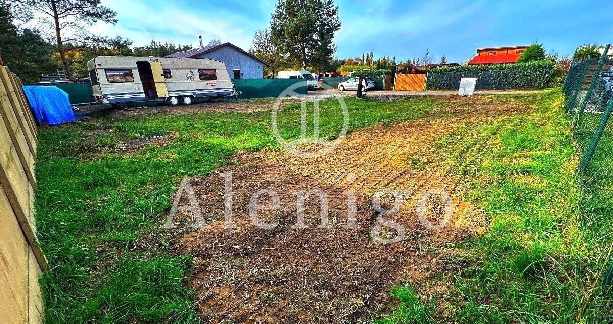 Prodej pozemek pro bydlení - Luštěnice, 380 m²
