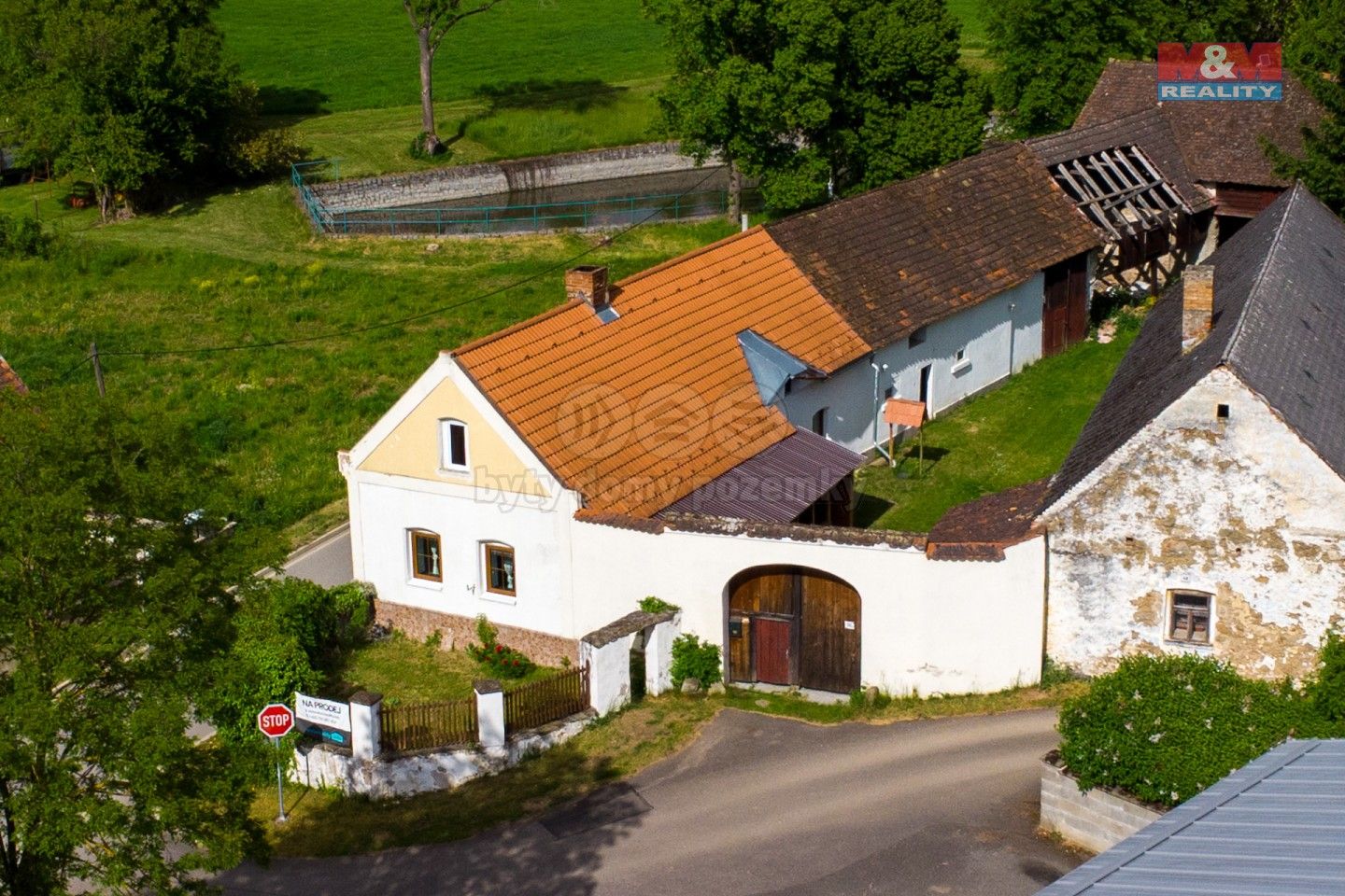Rodinné domy, Hlupín, 200 m²