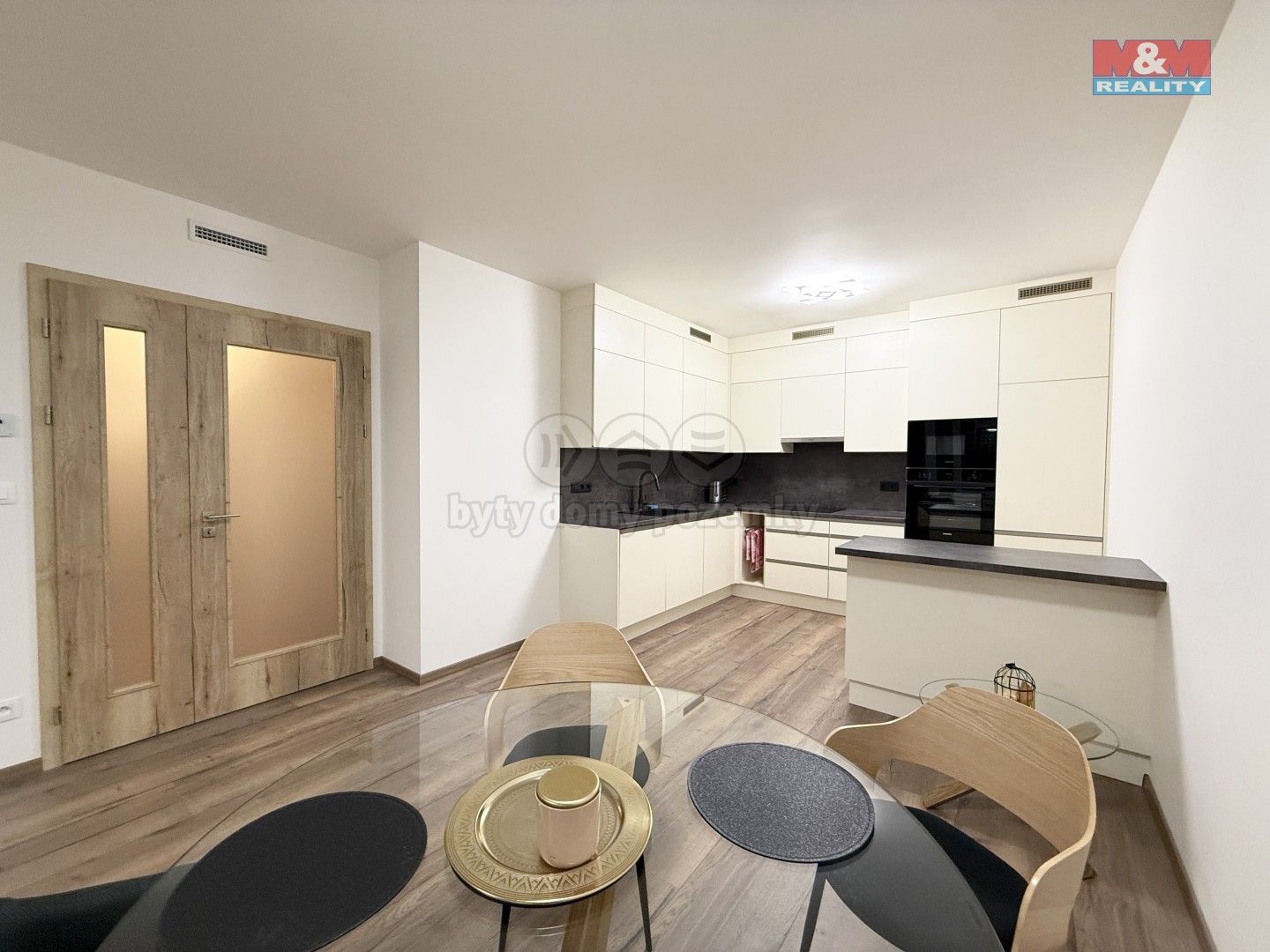 3+kk, Kolbenova, Praha, 98 m²