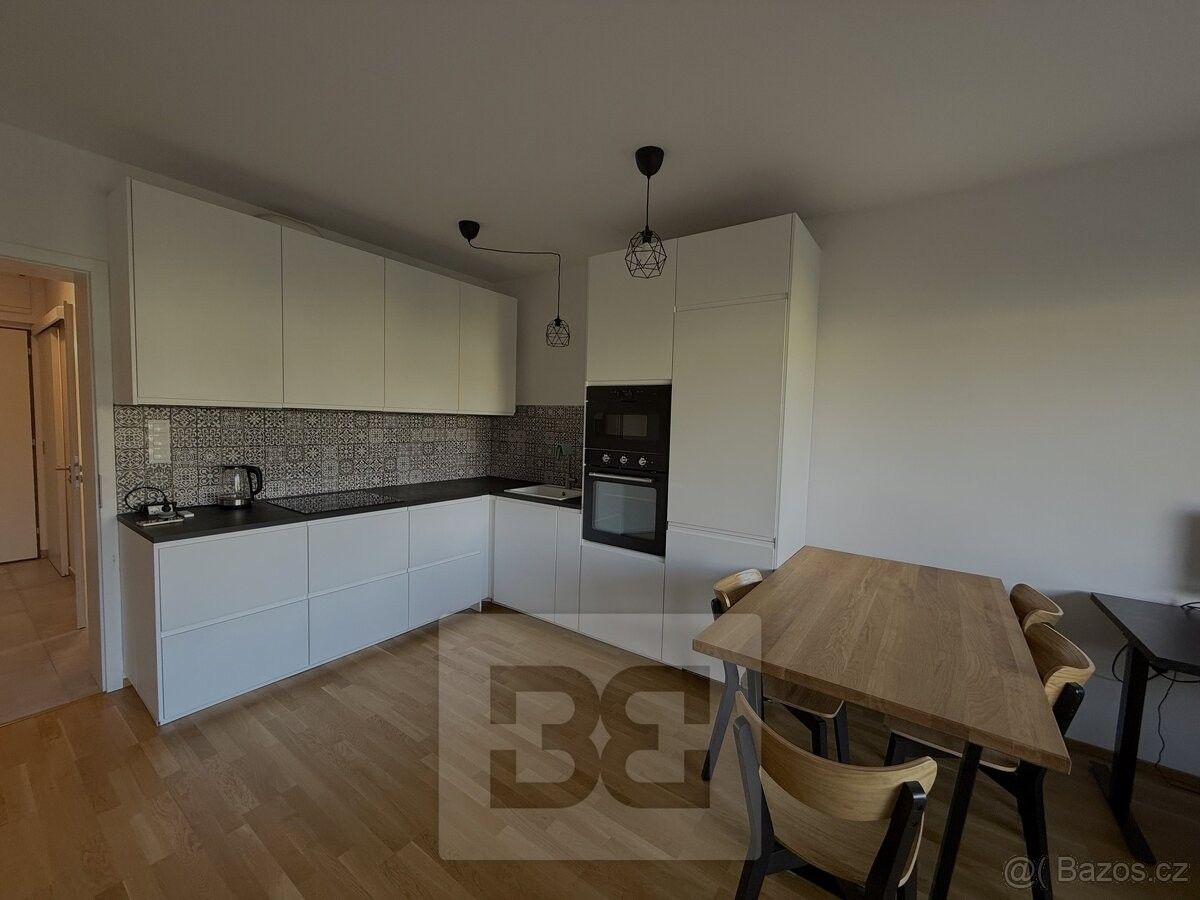 2+kk, Praha, 141 00, 50 m²